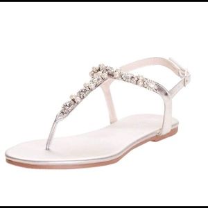 NWT Davids Bridal Pearl and Crystal tstrap sandals